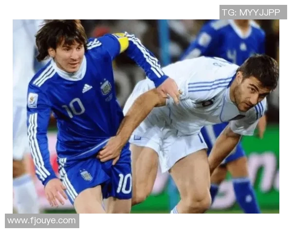 当足球球星遇上搞笑表演全场爆笑不断笑声盖过欢呼声 当足球球星遇上搞笑表演全场爆笑不断笑声盖过欢呼声