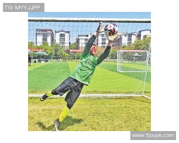 高清女足球明星头像精选 展现女性足球运动员风采与力量